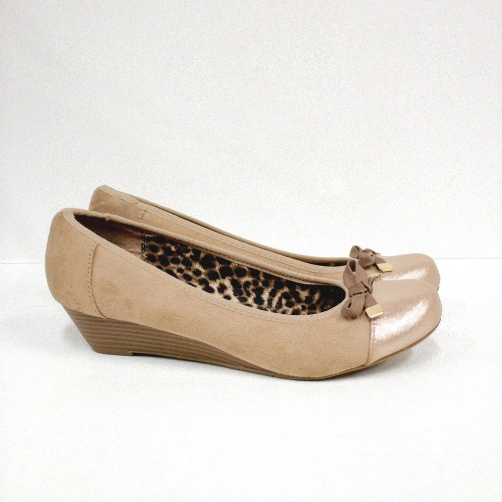 Madden Girl Shoes by STEVE MADDEN 'UMA' Wedge Low Heel Size 8 M